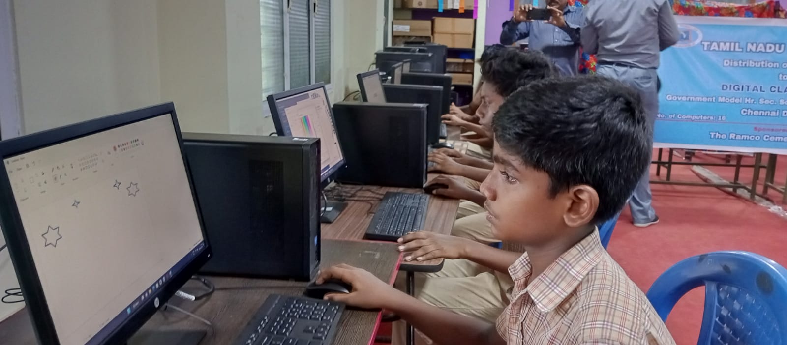 Children in a computer lab