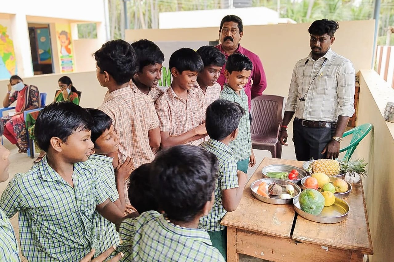 Serving nutritious food